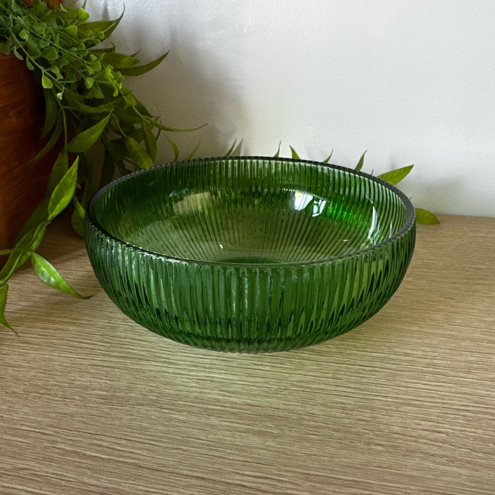 Emerald Ribbed Glass Bowl